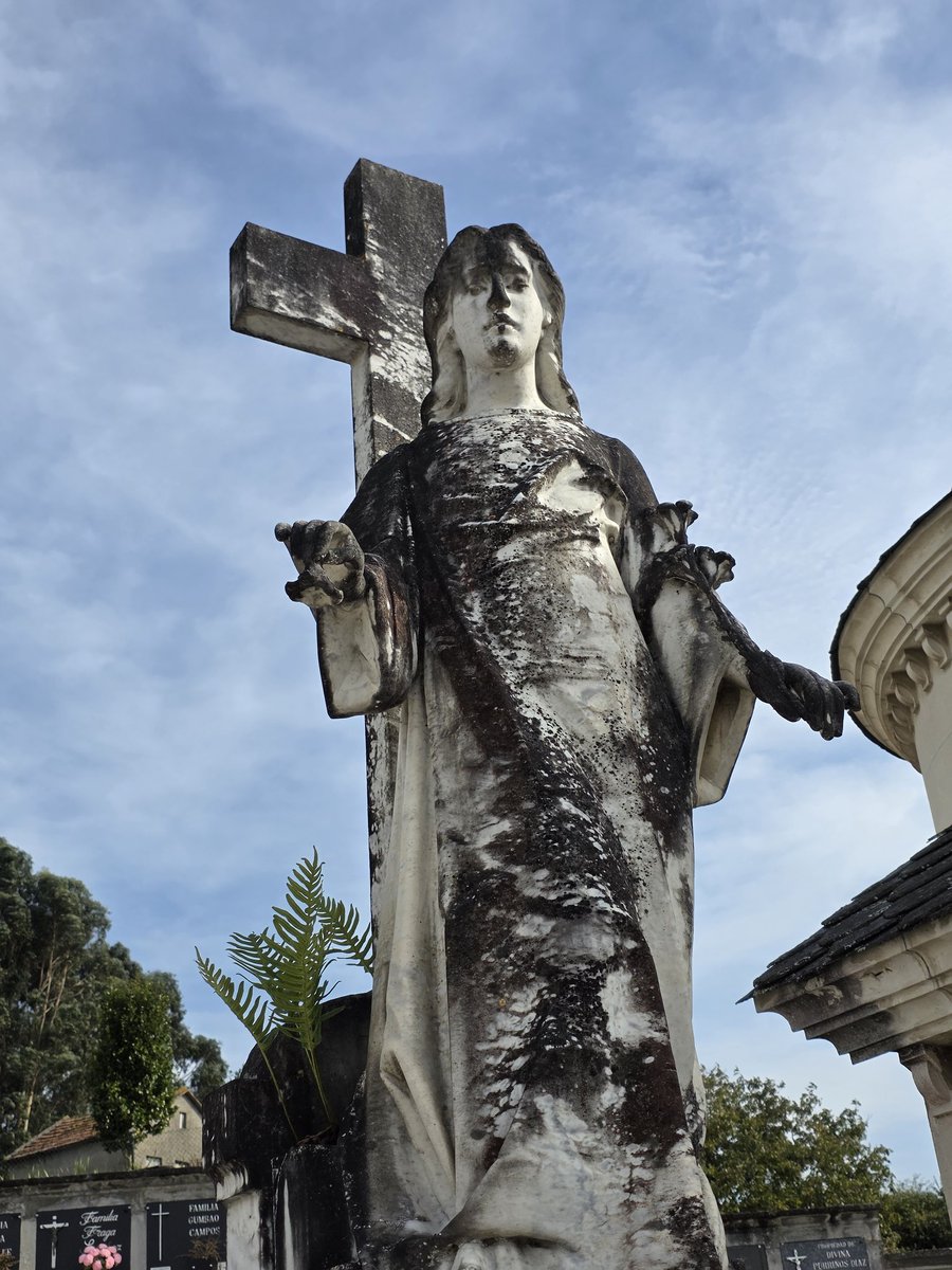 alexusfl's tweet image. Cementerio de Betanzos 🛐