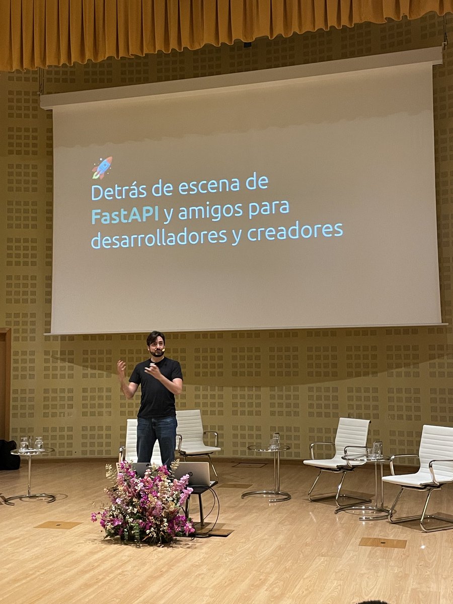 jmrivas86's tweet image. 🚀 ¡Arranca #PyConES25!
Fin de semana lleno de comunidad, conocimiento y mucha pasión por #Python 🐍
La Keynote inaugural corre a cargo de Sebastián Ramírez (@tiangolo), creador de #FastAPI ⚡ ¡Imperdible!
Emocionado de volver a vivir esta experiencia 🤓💻
#PyConES25