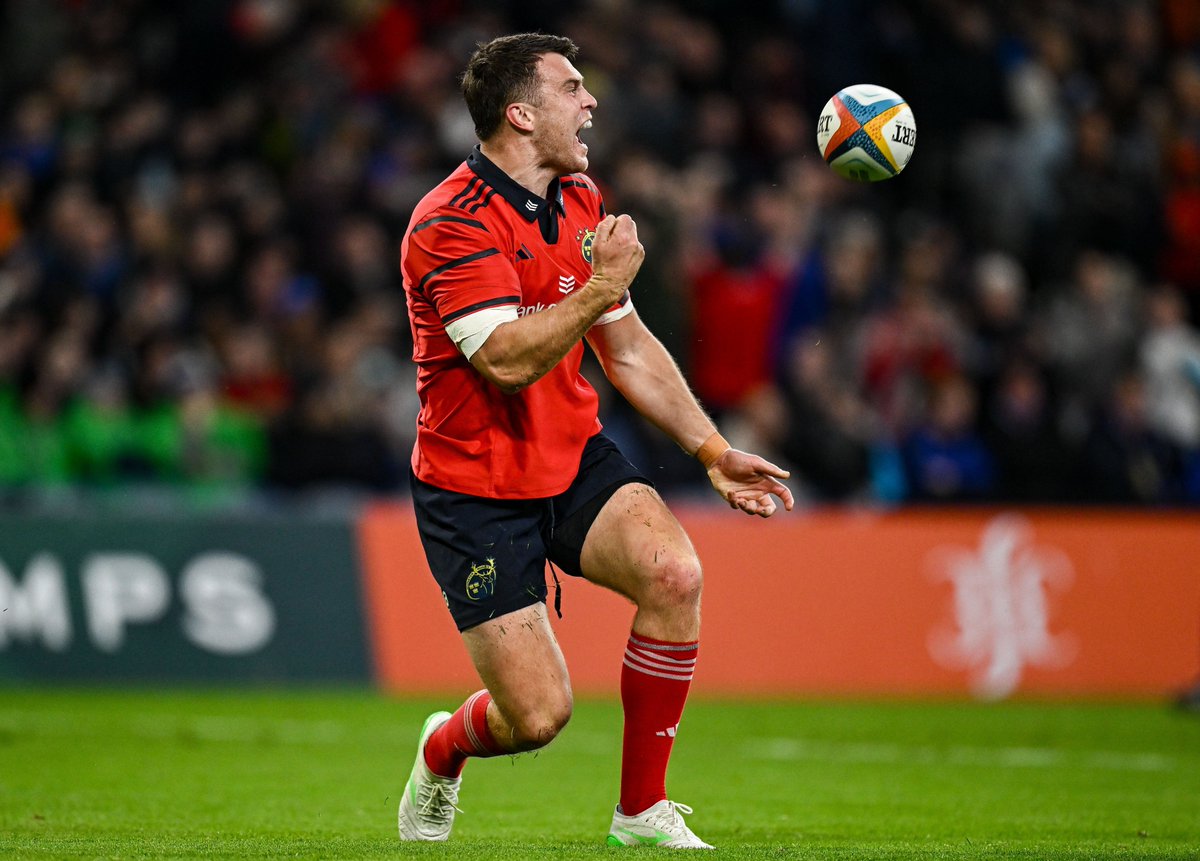 🏉 Munster enjoying 21-7 half-time lead here at Croke Park v Leinster in <a href="/URCOfficial/">BKT United Rugby Championship (URC)</a> Three tries to one. Huge opportunity to record rare win over their arch rivals. Massive 40 ahead. 

#LLSport #leivmun 🔴 v🔵