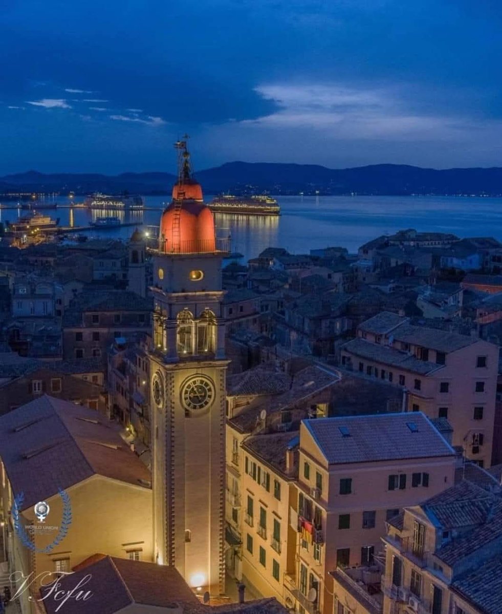 Καλό Σαββατόβραδο! 
Παλιά πόλη της Κέρκυρας! 🇬🇷🩵🇬🇷