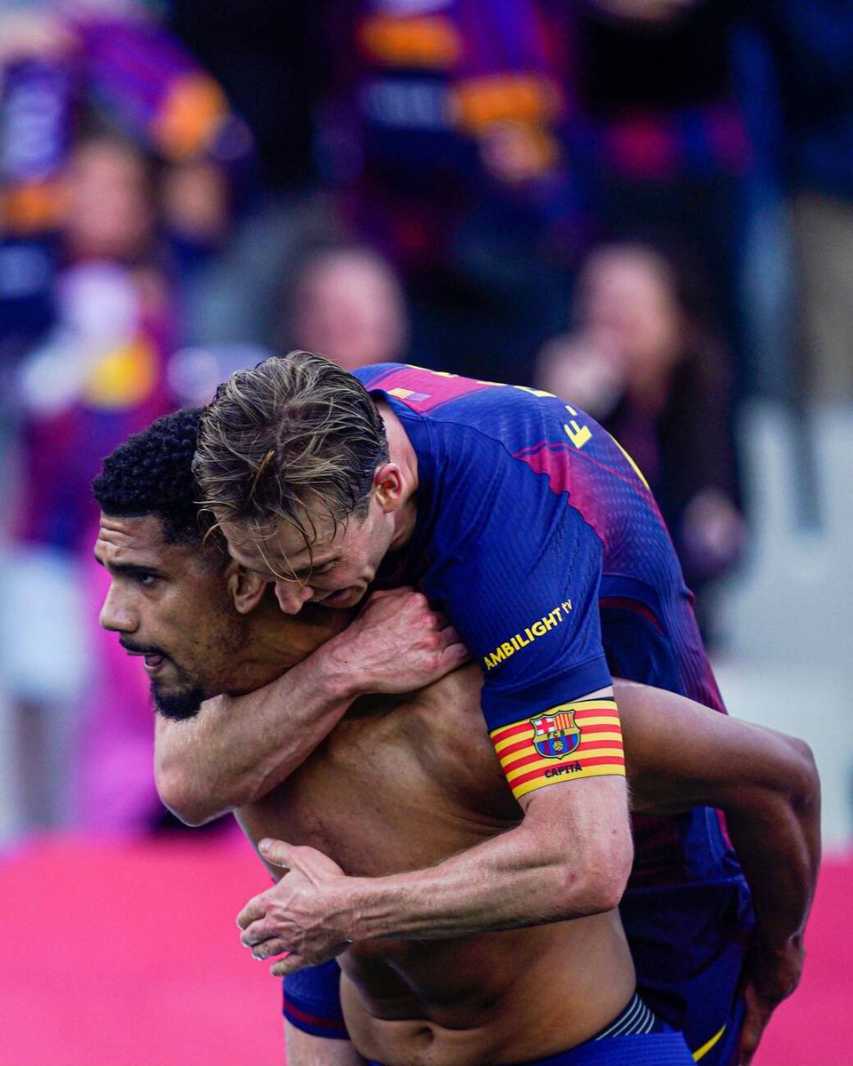 فرينكي دي يونغ :
🎯1 اسيست
✅ 53/60 تمريرة مكتملة
✅ 65 لمسة
✅ 10 لمسات في منطقة جزاء الخصم
✅ 3 فرص خطيرة
✅ 5 تمريرات في الثلث الأخير
✅ 2 فوز بالتدخلات
✅ فاز بثلث في المبارزات الجوية
✅ 6 عمليات استرداد للكرة
كل هذا وهو اول مره يلعب بهالمركز هذا الموسم ، تاريخي ساعي البريد❤️