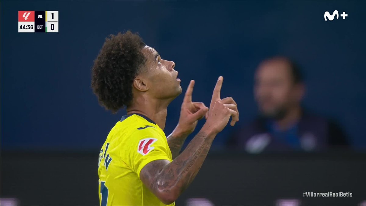 El Villarreal se marcha al descanso por delante (1-0) gracias a una individualidad de Buchanan. Creo sólo él confiaba en ese disparo desde tan lejos.

Partido bastante igualado con ocasiones para los dos equipos. Veremos cómo entran los cambios en la segunda parte.