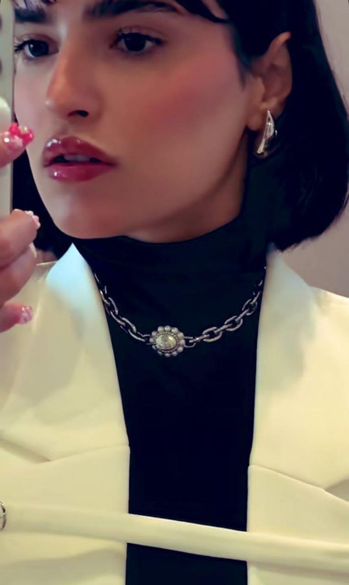 الاختين العظيمات 🔞 اسو و نور الخالدي عظمتهم ما أكدر اقاوم جمالهم العظيم 
#معصيتي_رحتيي #ديوت_بَدَوِي #خضوعك_متعتى