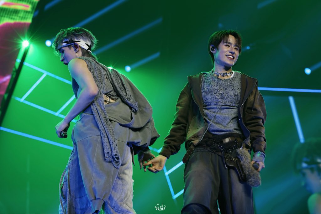 THE MUTHERFUCKING HANDS. 😭😭😭😭😭😭😭😭😭😭😭😭😭😭😭😭😭😭😭😭😭😭😭😭😭😭😭😭😭😭😭😭😭😭😭😭😭😭😭😭😭😭😭😭

#LYKNDuskAndDawnConcertD1
#nnutdan #hongshihoshi #NutHong