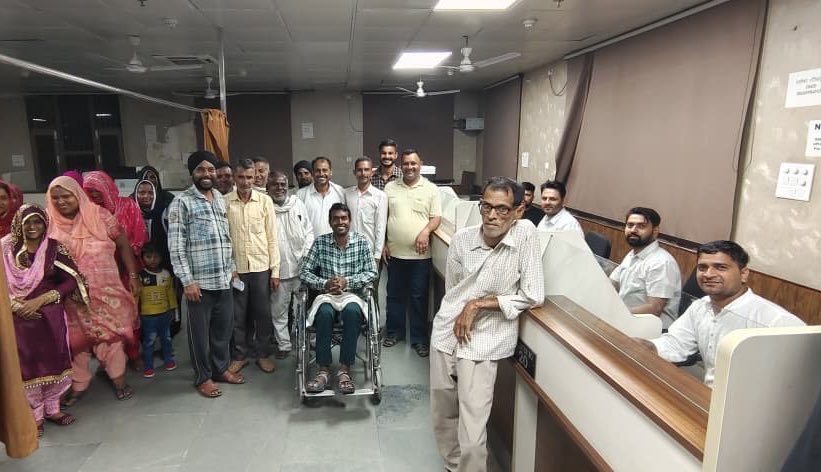 माननीय मुख्यमंत्री <a href="/NayabSainiBJP/">Nayab Saini</a> जी के आदेशानुसार आज धनतेरस के दिन तहसील कार्यालयों में विशेष कैम्प का आयोजन कर ग़रीब परिवारों को 100-100 वर्ग गज के रिहायशी प्लॉट की रजिस्ट्री करवायी गई ।
<a href="/DiprHaryana/">DPR Haryana</a> 
<a href="/DistrictKKR/">Deputy Commissioner, Kurukshetra</a> 
<a href="/CEOZPKKR/">ZilaParishadKurukshetra</a> 
<a href="/cmohry/">CMO Haryana</a> 
#Dhanteras2025