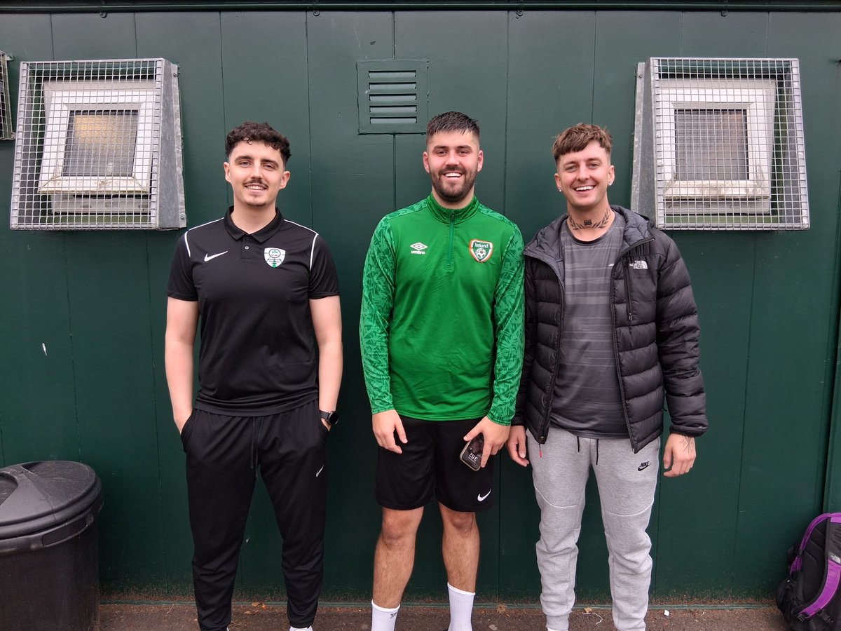 A five star performance from the seconds today against a decent Whitehead side. Result at the Shore Road, Mals IIs 5 Whitehead 1. The happy scorers below! Matty O’Connor, Dee Dobbin 2, DJ Daire and Big John Moran. Thanks to The Chester as usual for the  food and hospitality.☘️💪