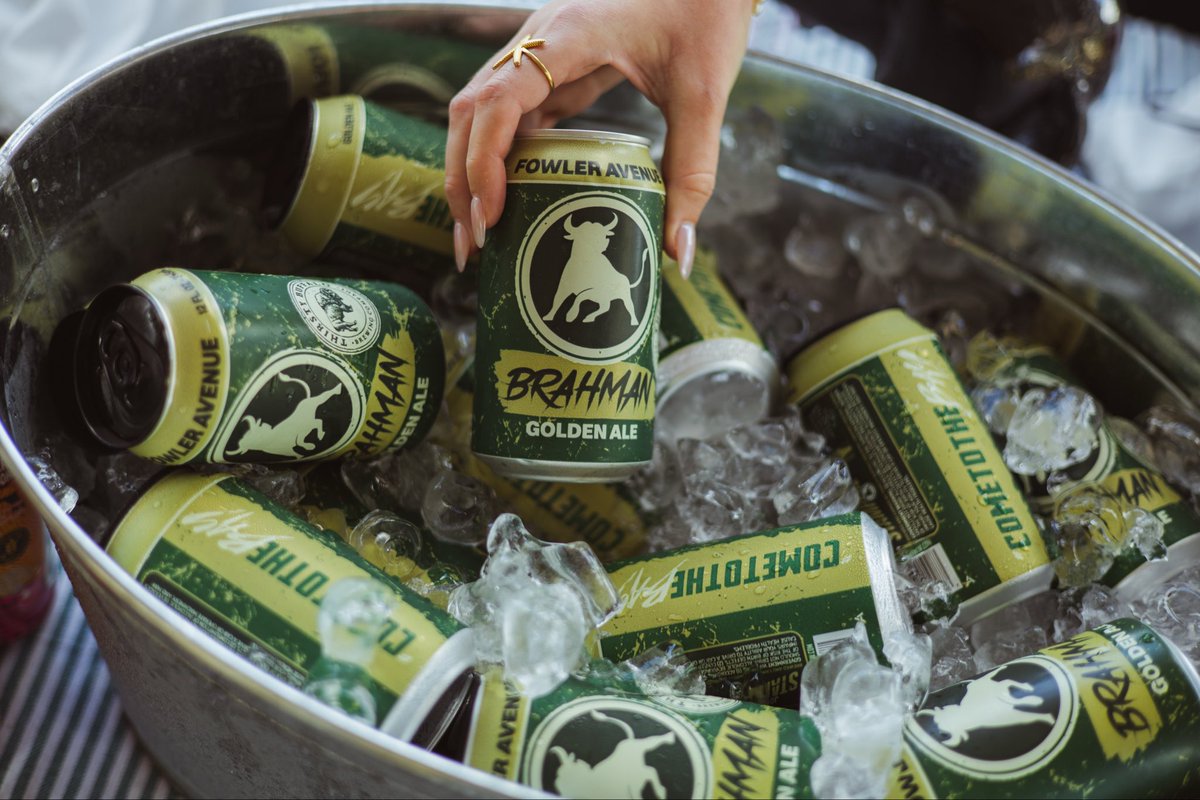 FowlerAvenue's tweet photo. Had a blast at the Alumni Welcome Home Party last night 🤘

Don’t forget that today is the last day to enter the Brew It for the Bulls giveaway! 

Grab a 6-pack of the Brahman Golden Ale and DM us your receipt for a shot to win exclusive prize packs. 

Happy Homecoming! https://t.co/SCfGQxcHdo