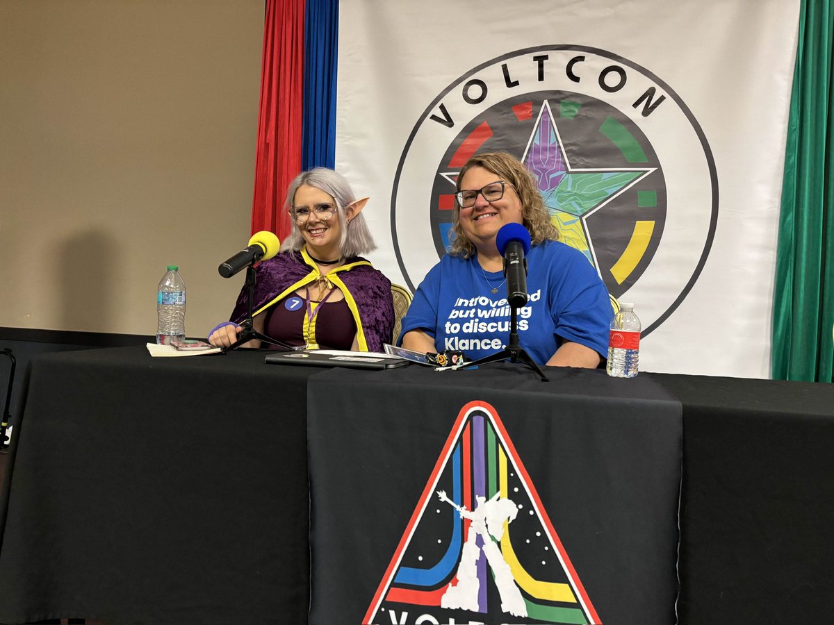 devoosha's tweet image. Not me co-hosting a panel on FanFiction at VoltCon!?  Yes!

Thank you, my co-host @bangbangbeefke1 for making it easier!