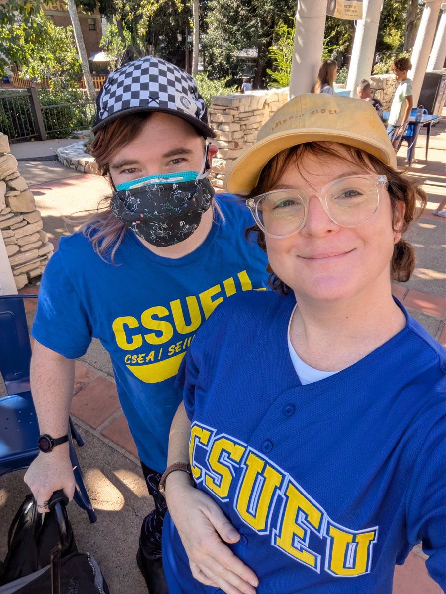 CSUEU members turned out across the Golden State for #NoKings to say : we want our government to fund families and communities, not billionaires and authoritarian crackdowns. HigherEd workers fight fascism ✊🏽