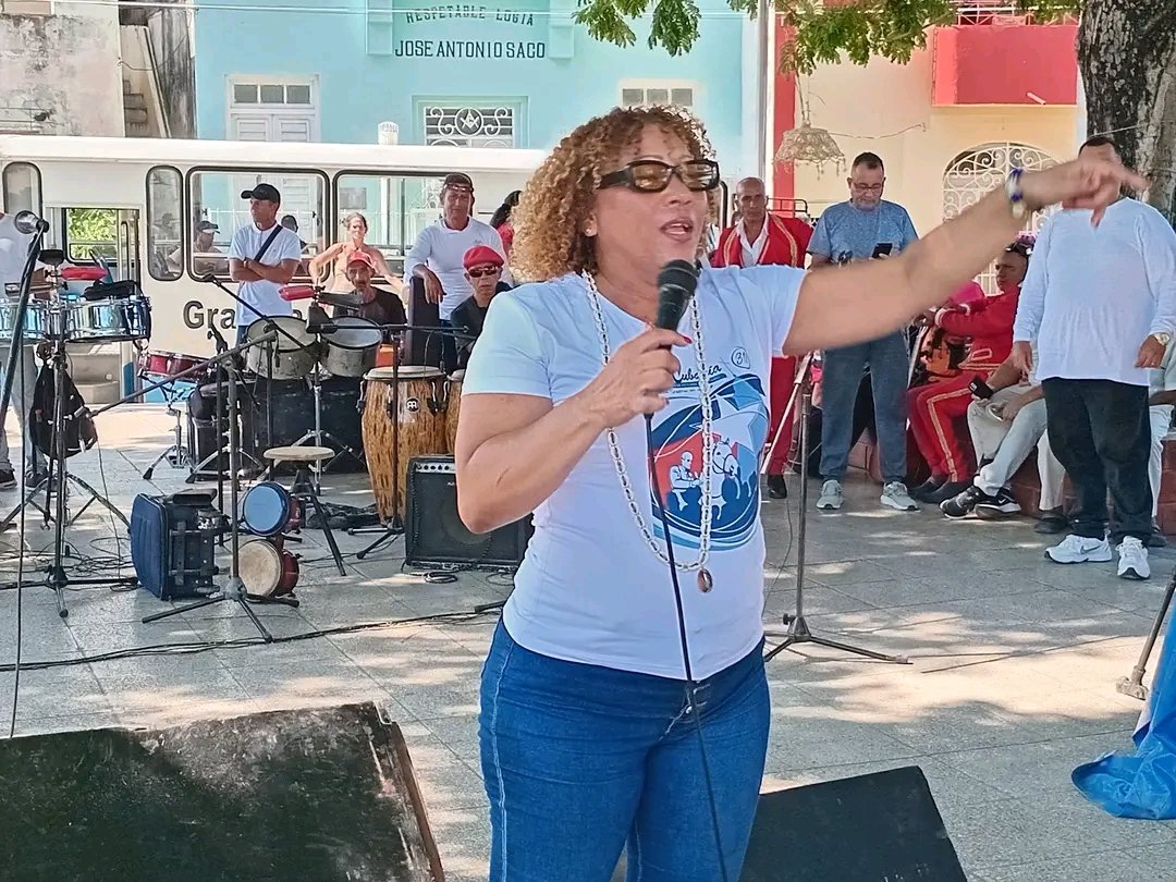 #VideosCrisol 
La buena música estuvo presente esta mañana en el Guateque del Punto Cubano, en el área de Tradiciones, ubiucada en el Parque Fernández de Castro.
Fotos tomadas del perfil de Consejo Provincial de Casas de Cultura
#CrisolPDL  
#LaPatriaEnMiVoz 
#CubaEsCultura