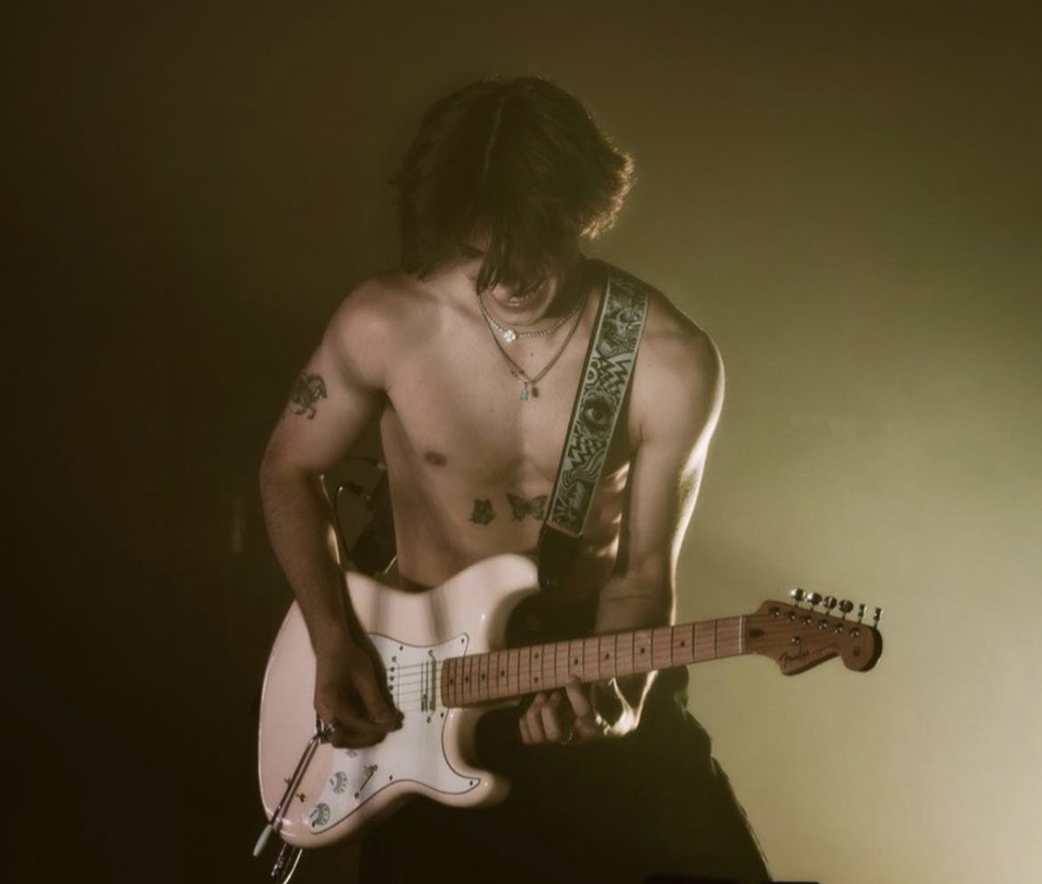 pookiejohnny's tweet image. going to wrap him in a tortilla and eat him like a burrito