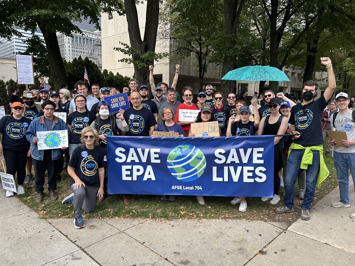 We stood strong today at #NoKingsChicago to make it clear: Our union is fighting back against the attacks from this administration, and we won’t stop upholding our oath to protect the environment from big polluters! ✊