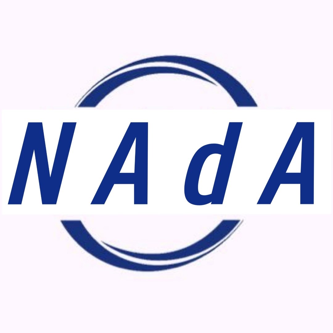 eoz's tweet image. Si giras el nuevo logo del pan se revela el meta lenguaje de lo que en realidad aportan.