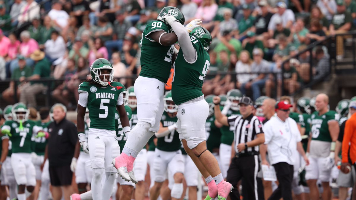 bearcatsports's tweet image. FB RECAP ||| NO. 19 NORTHWEST 52, FORT HAYS STATE 3

The No. 19-ranked Northwest Missouri State University football team pounded the Fort Hays State University Tigers, 52-3.

Northwest rushed for a season-high 437 yards and piled up 580 total yards in the victory.

Northwest has…