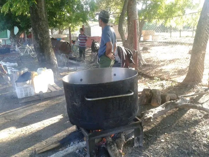 Yolexy8's tweet image. En #Manatí se desarrolla feria agro comercial, espacio de esparcimiento y bienestar para nuestro pueblo. #PoderPopular, #AsambleaManatí, #Cuba, #RevoluciónCubana, @LorenzoOsbel , @YelenysLasTunas .