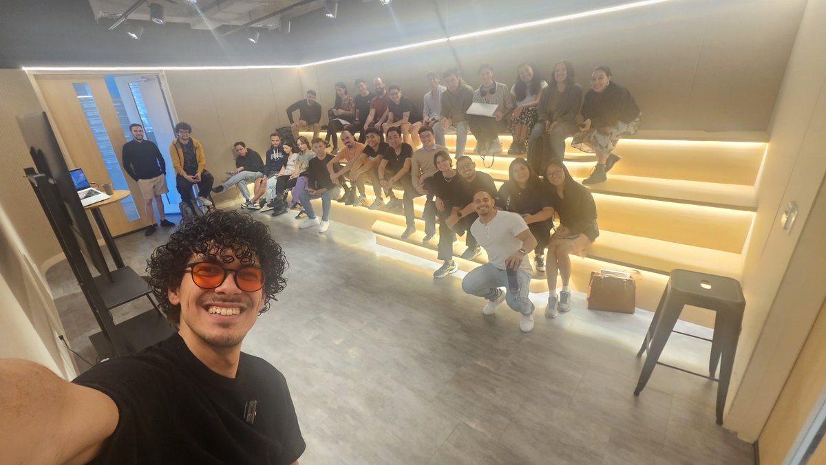 Stefan Meroslaw tweet media