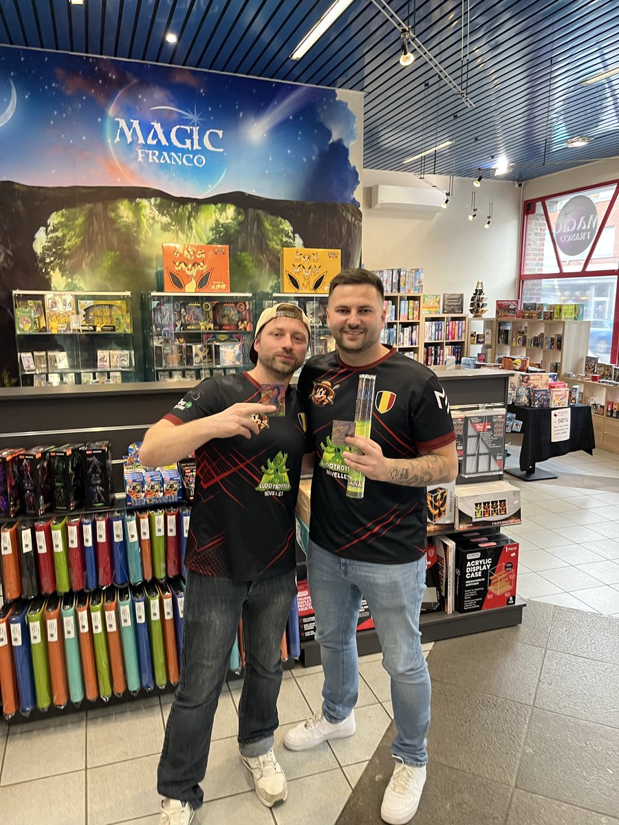 Finallymario ✈️Poké Regio 🇳🇱 /DLC Dortmund 🇩🇪 tweet media