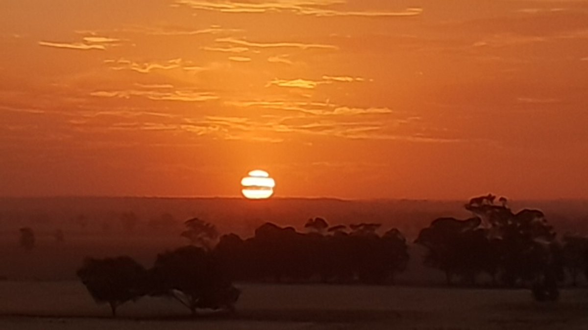 Great sunset here yesterday evening, doesnt get much better than that. An ocean view minus the ocean. #vk2krr #vhfdx