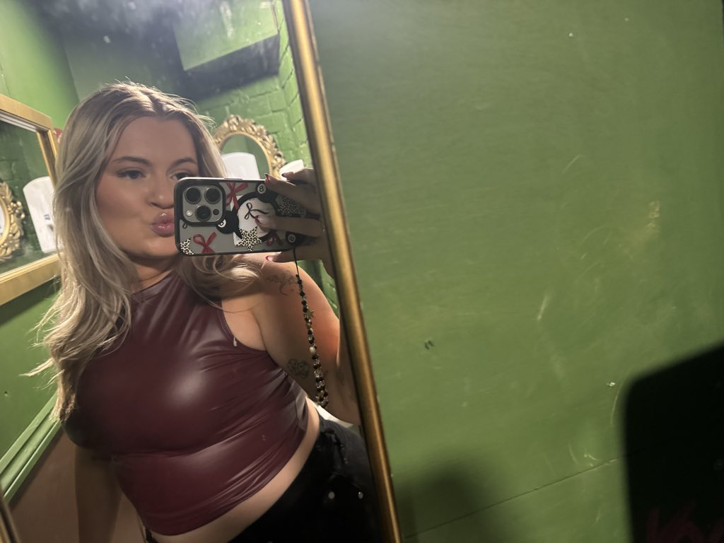caitlin tweet media