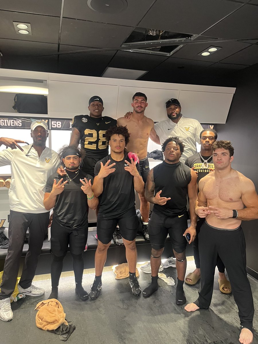 Josh Adams tweet media