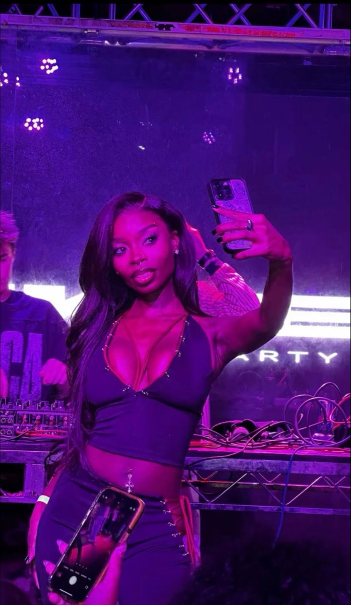 BROO HOW IS SHE REAL