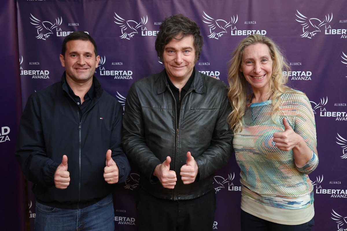 El Presidente Javier Milei con el candidato a diputado nacional por Tucumán, Federico Pelli.

LA LIBERTAD AVANZA O ARGENTINA RETROCEDE!!!