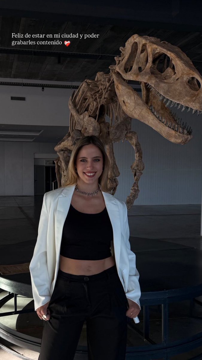 denusucha's tweet photo. Omg se viene deni con los dinos y espero que los pingüinos☝🏼que lindaa😍 https://t.co/xC4E39knsJ