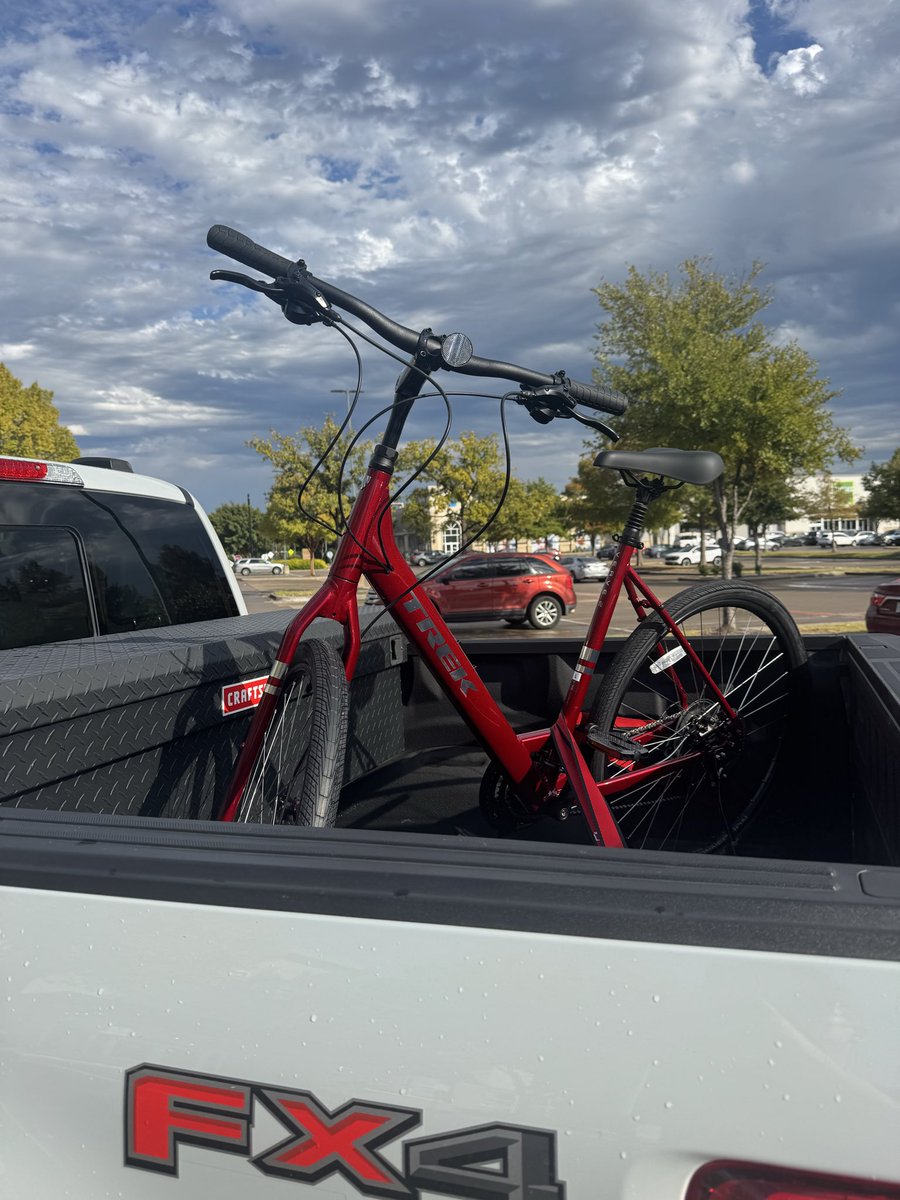 betterjasonmac's tweet image. Just rode this bad boy like 3 miles.

My legs are burning.

That’s a lot of fun.