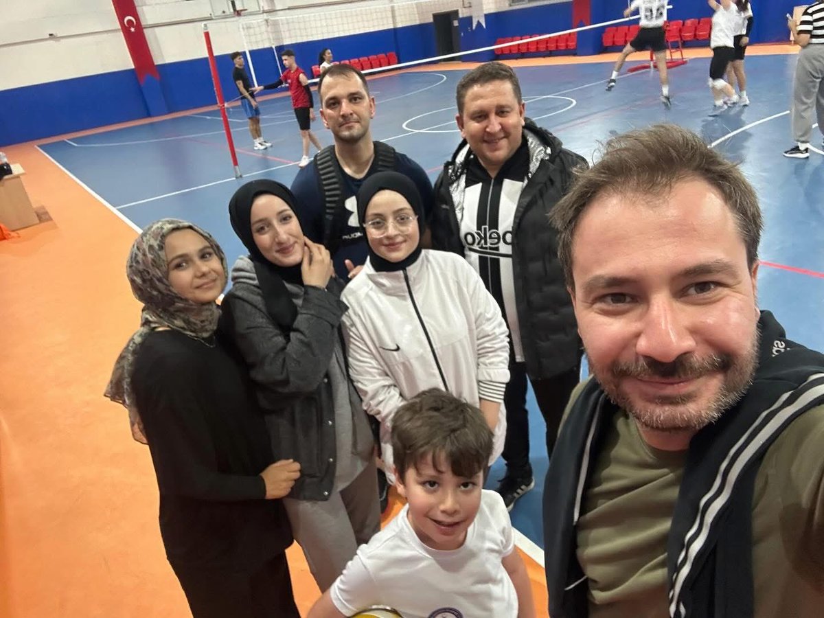 akparti_isparta's tweet photo. Üniversite öğrencisi arkadaşlarımızla voleybol maçımızı yaptık. 

Daima gençiz
Daima sahadayız https://t.co/Ixa20MDEZm