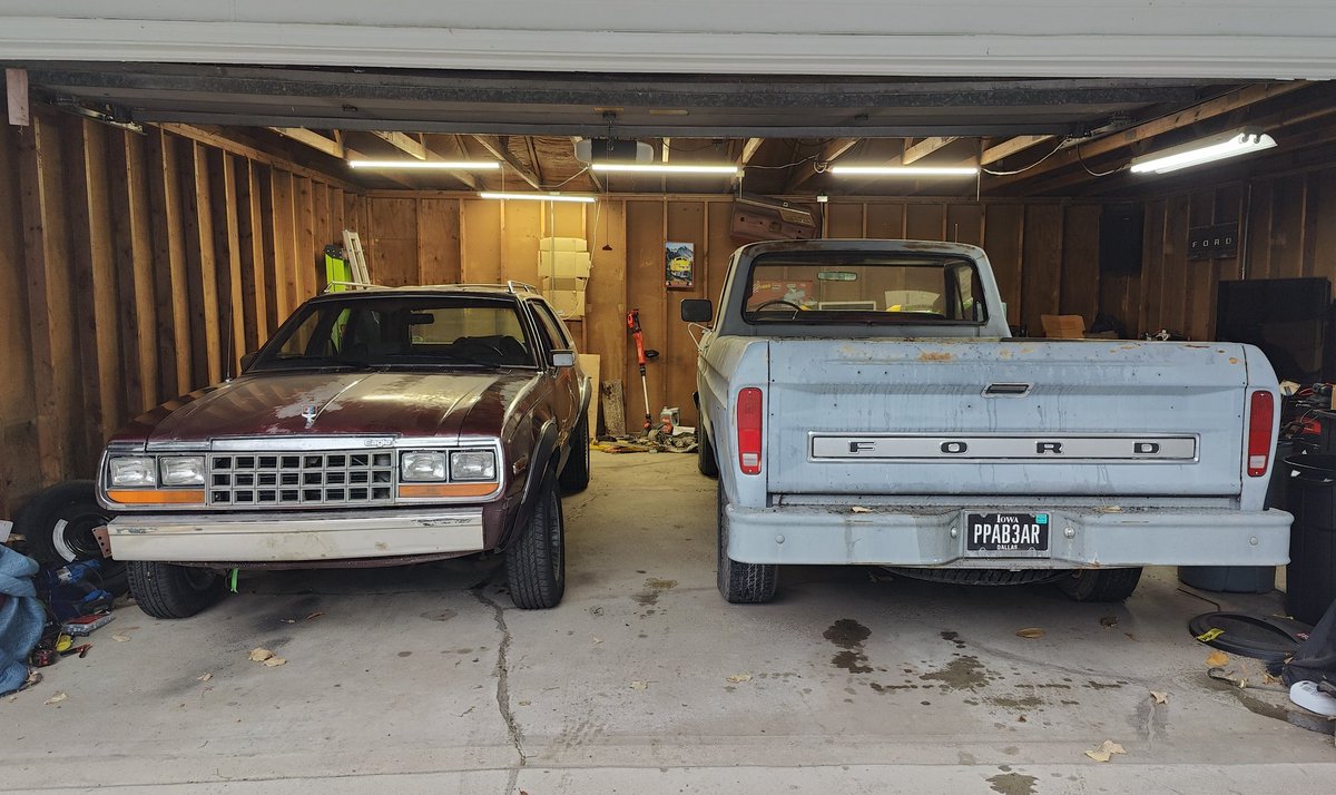 If this is not an 80s looking garage then idk what is