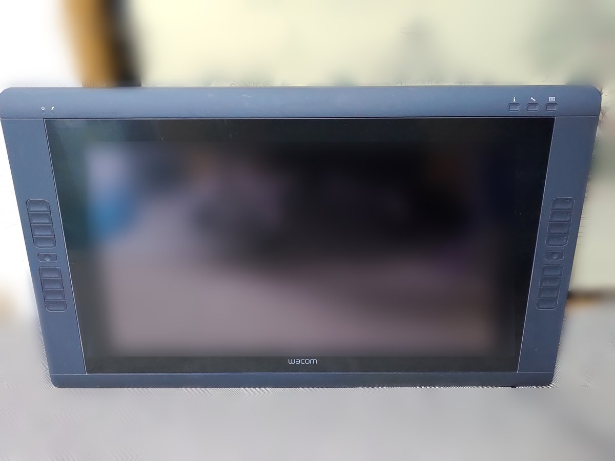 捨てる前に念の為…
【緩募】液タブの引取り手
Wacom Cintiq22HD Touch DTH-2200
グリップペン付（描けますがテールスイッチ不動）

・手渡し対応のみなので面識ある方限定で…
・問題があっても自力で対応できる人

10年選手なので、いつまで動くかは未知数です💦

…どうでしょう？