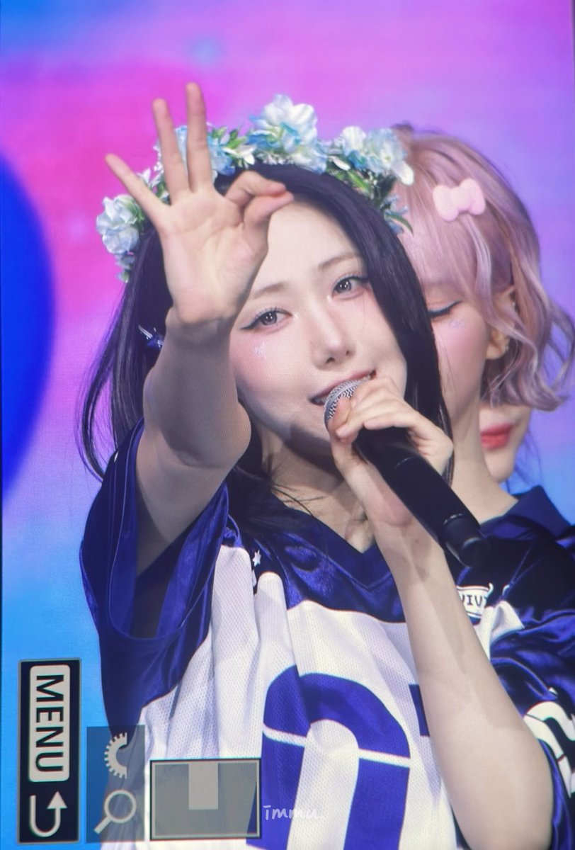 immutable116's tweet image. 251018 홍콩 콘서트 프리뷰

#비비지 #신비 
#VIVIZ #SINB