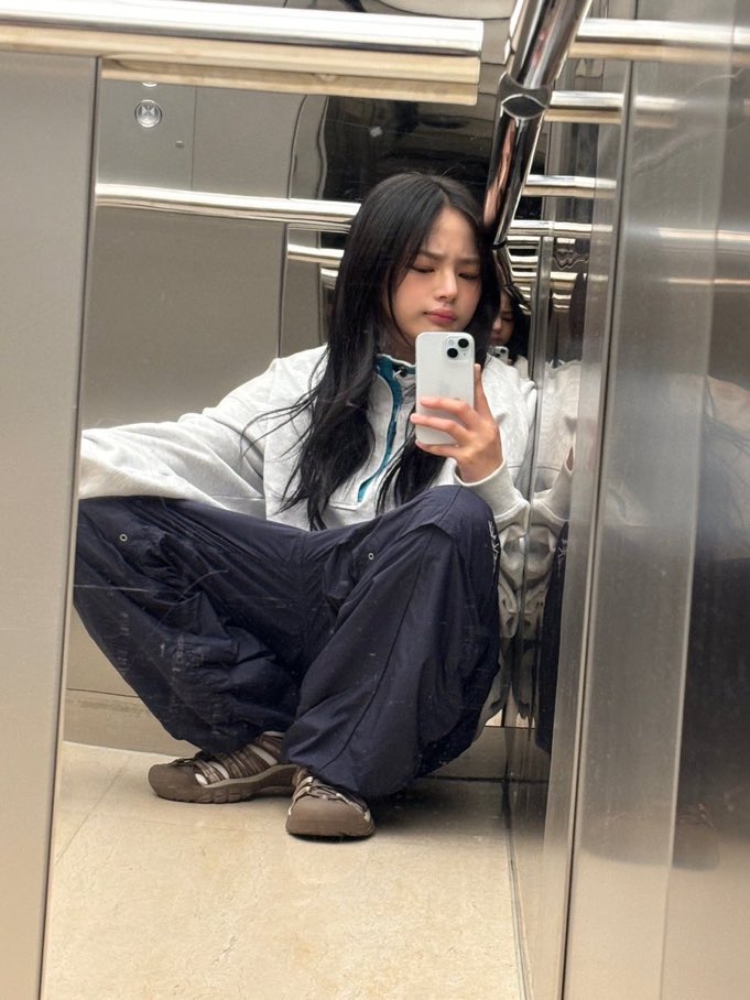 kmjplot's tweet image. que saudade da minji