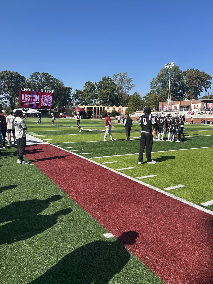 Thank you Lenoir-Rhyne for having me I had a great time and enjoyed the game! <a href="/LRBearsFootball/">Lenoir-Rhyne Football</a> <a href="/NateMullen7/">NateMullen</a> <a href="/NickVagnoneLR/">Nick Vagnone</a> <a href="/coachSocha/">Doug Socha</a> <a href="/ALBrownFootball/">A.L. Brown Football</a>