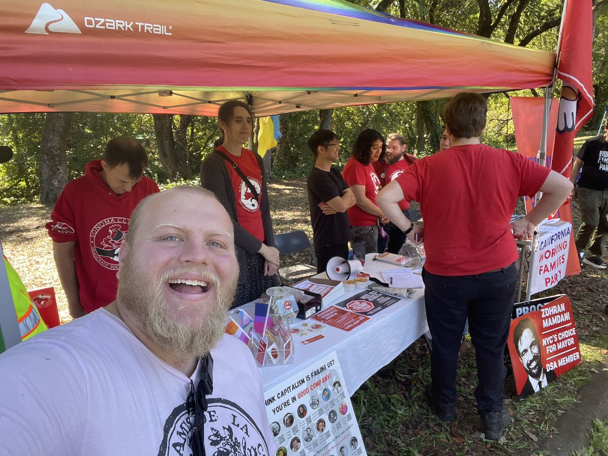 cookiebotmonstr's tweet photo. Happy no kings day y’all!!! Keep up the momentum join a organizing home like @DemSocialists to keep up the fight! https://t.co/DWY4uadiDi
