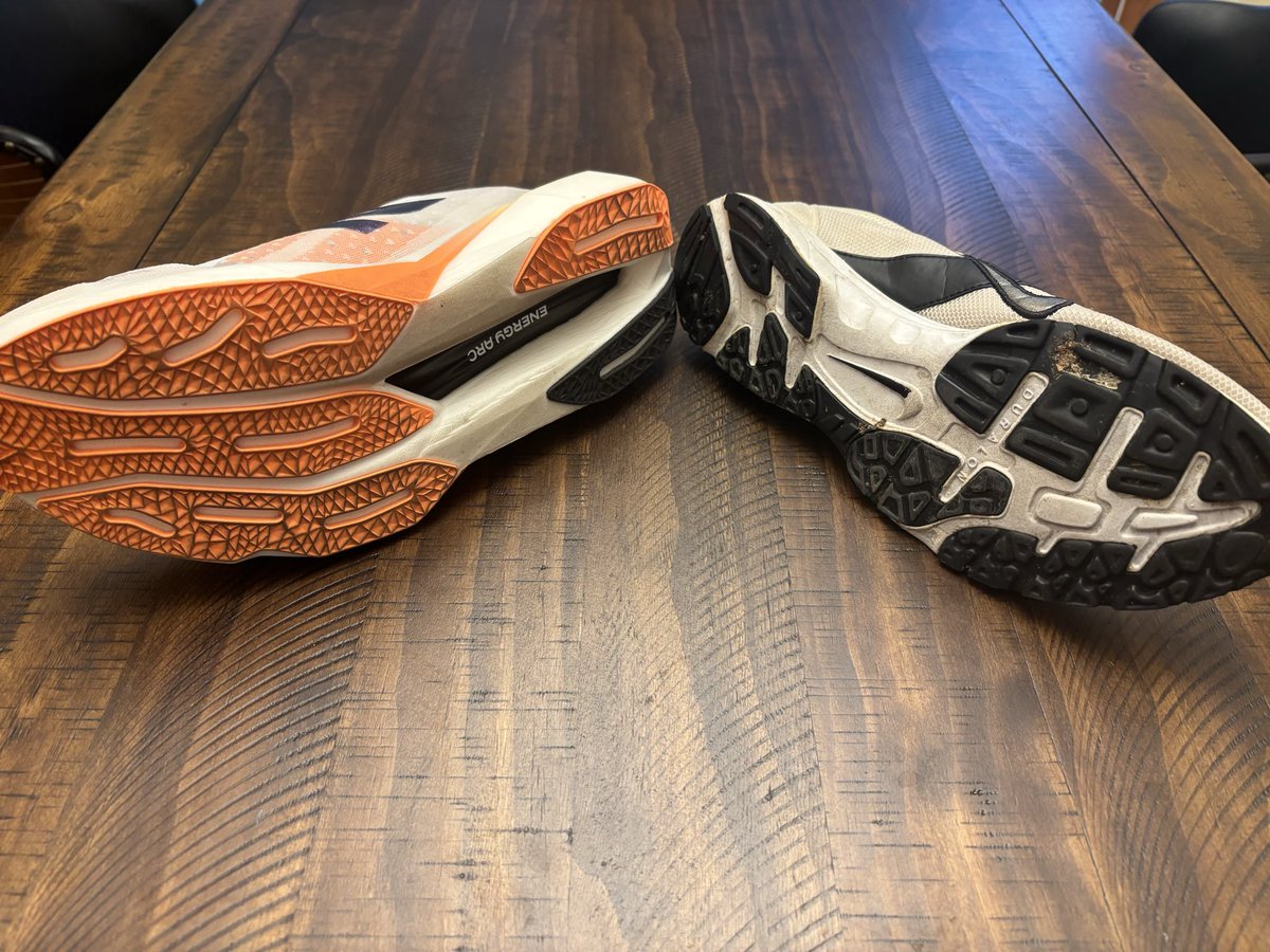 Road racing shoes year 2000 vs 2025.  
You can say there’s been just a bit of progress in shoe technology! 
All the OG runners know. 
#Trackflation
#RacingFlats
#StackHeight
#CarbonPlate