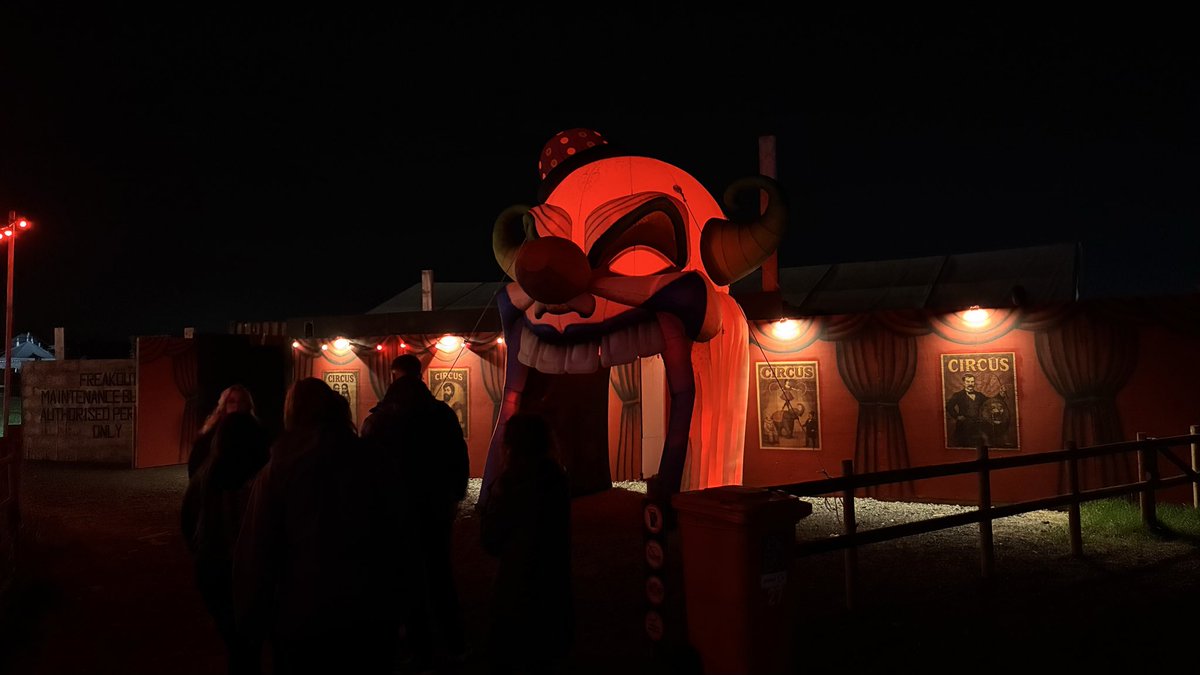 The first scare event I heard about, Screamfest Burton, and now I have finally done it. Shame Love Hurts left before I got here but Hellcatraz is a very worthy replacement. That and Insomnia are the standouts. Really pleasant to see a sold-out night not ridiculously rammed too 😄
