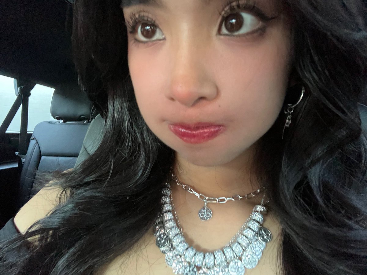 📳 [Weverse DM: sophiathepurse]

☀️: "always workin for you"

#KATSEYE_Sophia