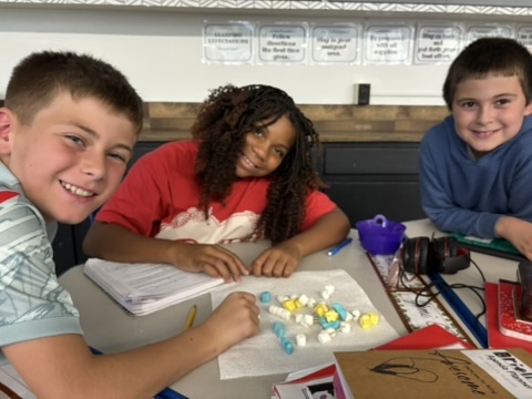 WSESSmithfield's tweet image. Mrs. Carey&apos;s science class designs models of an atom and discusses the advantages and limitations of scientific models. #WestsideBestside