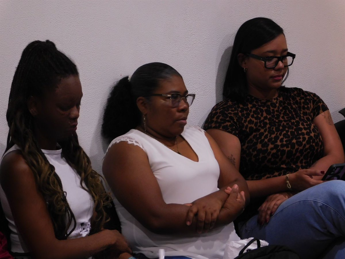 #ConDignidadCumplimos✊🏿 | Por instrucción del ministro <a href="/AABenedetti/">Armando Benedetti</a>, la dirección de Asuntos para Comunidades Negras, Afrodescendientes, Raizales y Palenqueras se reunió con las comunidades presentes en #Pereira, Risaralda, para hablar sobre las acciones del Gobierno nacional en
