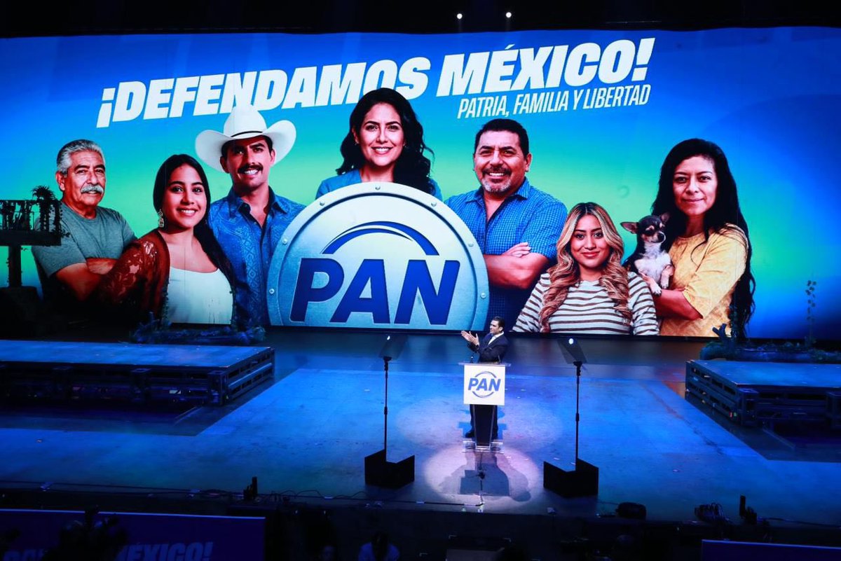 AccionNacional's tweet image. Reafirmamos nuestro compromiso con México, con sus causas más profundas y con las familias. 🇲🇽

Así iniciamos una nueva era, con una visión renovada que pone al centro nuestra Patria, la Familia y la Libertad.

Esta nueva etapa no es un cambio de imagen, es una declaración de…