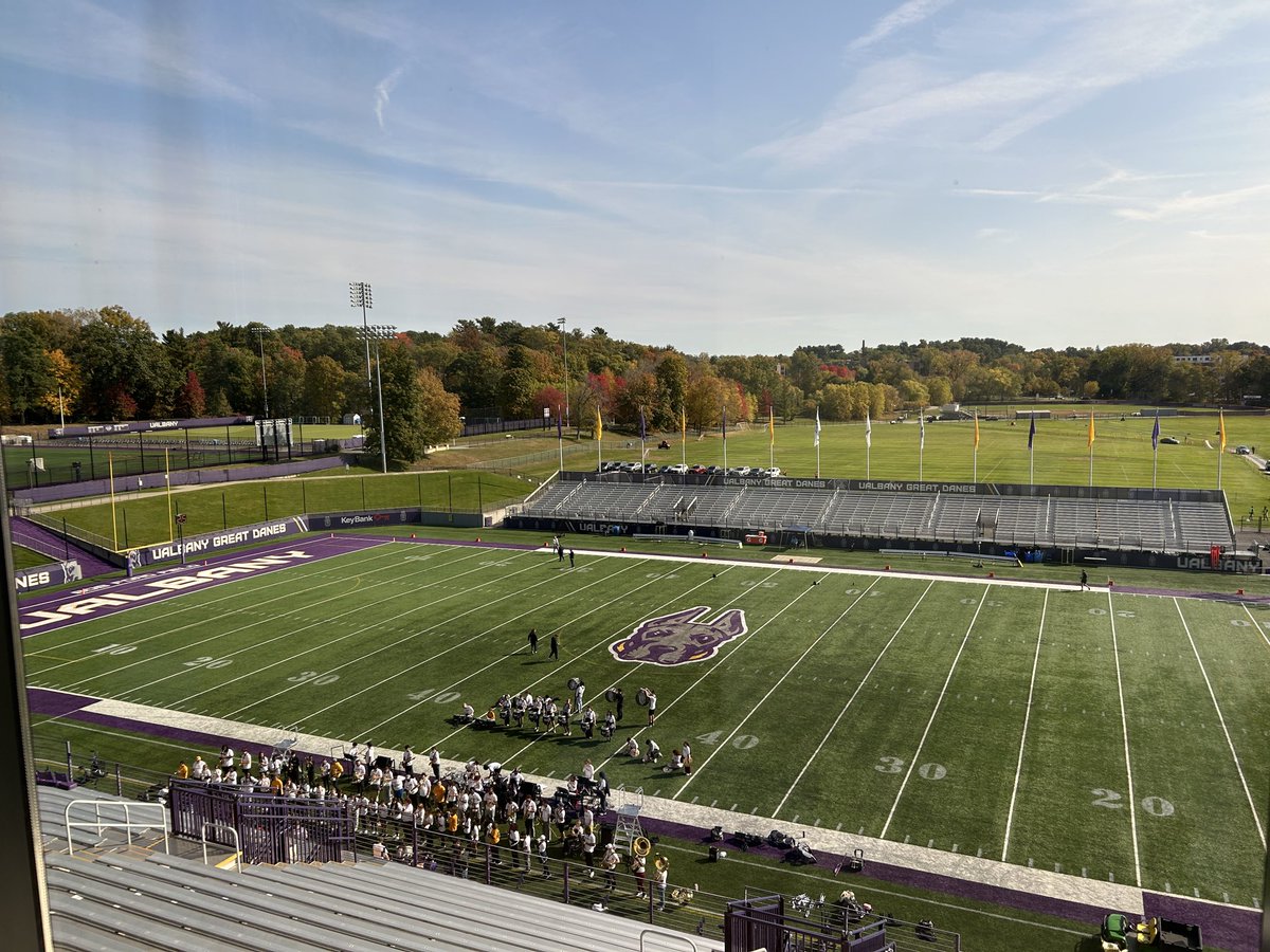 Getting ready to roll for URI vs UAlbany on <a href="/RhodySportsNet/">The Rhody Sports Network</a>! Pregame live at 3:10. rhody.leanplayer.com/mobile