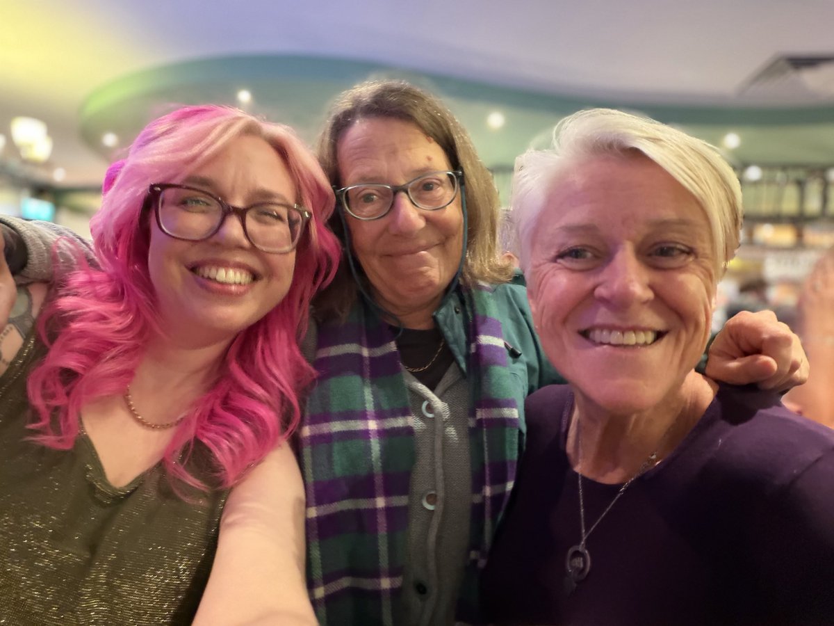 GrahameParkGirl's tweet image. Lovely evening at the pub with some most marvellous Terfs ❤️❤️ And we randomly met some #NoToDigitalID protestors and gave them Terfy stickers too! 🥰 #Wetherspoons #Together