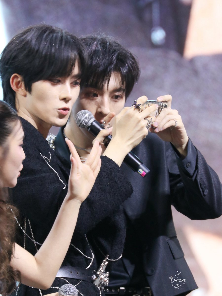 พรุ่งนี้จะได้เจอกันแล้ว
 เอ้ยไม่ใช่สิมันผ่านไปแล้ว..

คิดถึง..🦋🍂
#D4FerventBKK 
#HuangXing #QiuDingjie #xingqiu 

#𝙅𝙖𝙮𝙤𝙣𝙚ヅ ¹²·¹⁰·⁶⁸ 📸