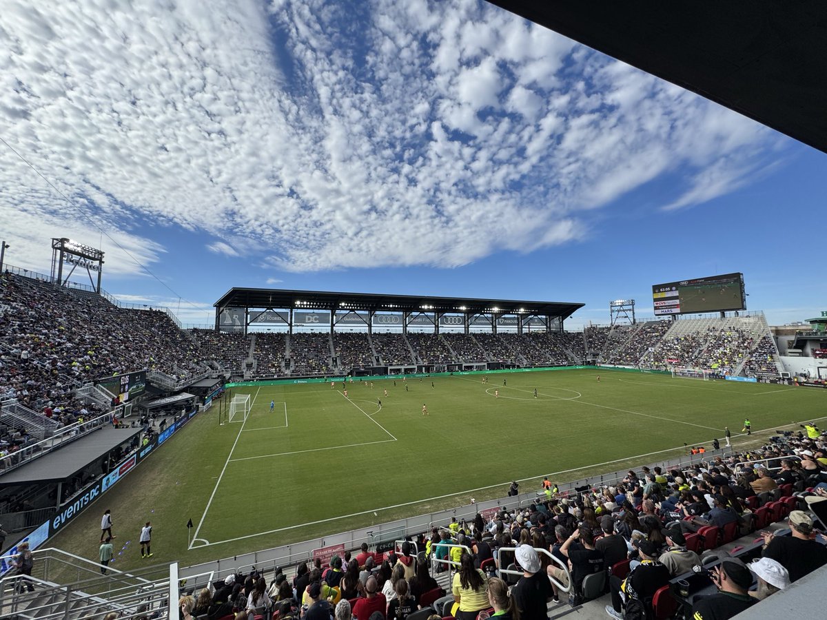 Official attendance at Audi Field: 17,038.

Big crowd on a busy day in DC. That’s the eighth Spirit home game above 15,000 this season.