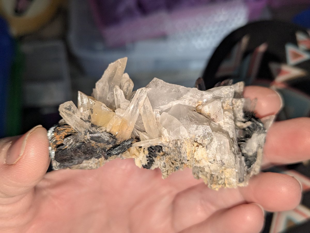 joyfulabertan's tweet photo. Like crystals? Make sure to check out ChakrasAndHearts on TikTok, Facebook and Instagram! https://t.co/pjQMqyWE8R