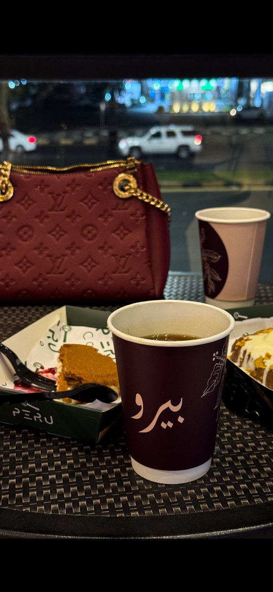 Sugar1_10's tweet image. "ترى حلاة العُمر مع من تودّه"🤎.