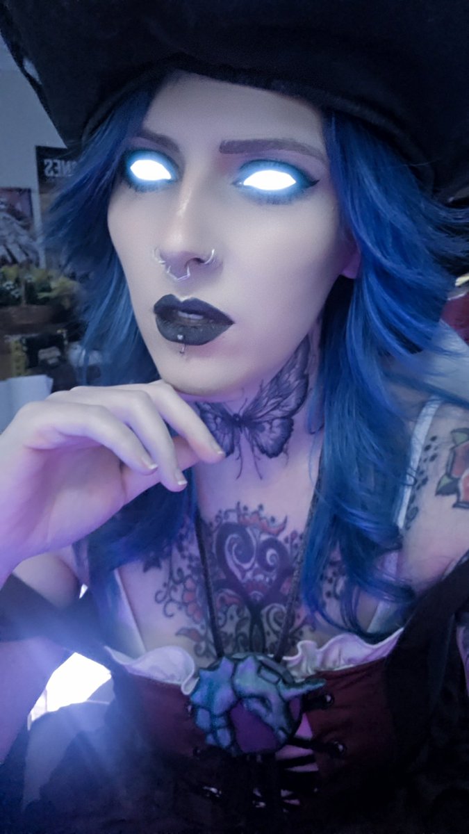 Your one and only belle is back on the seas and loving act 3. Servers have been super spice and its been amazing. Remember to claim your drops from your favourite streamer. Giveaways and more today. Twitch.tv/ladyharadaniwa