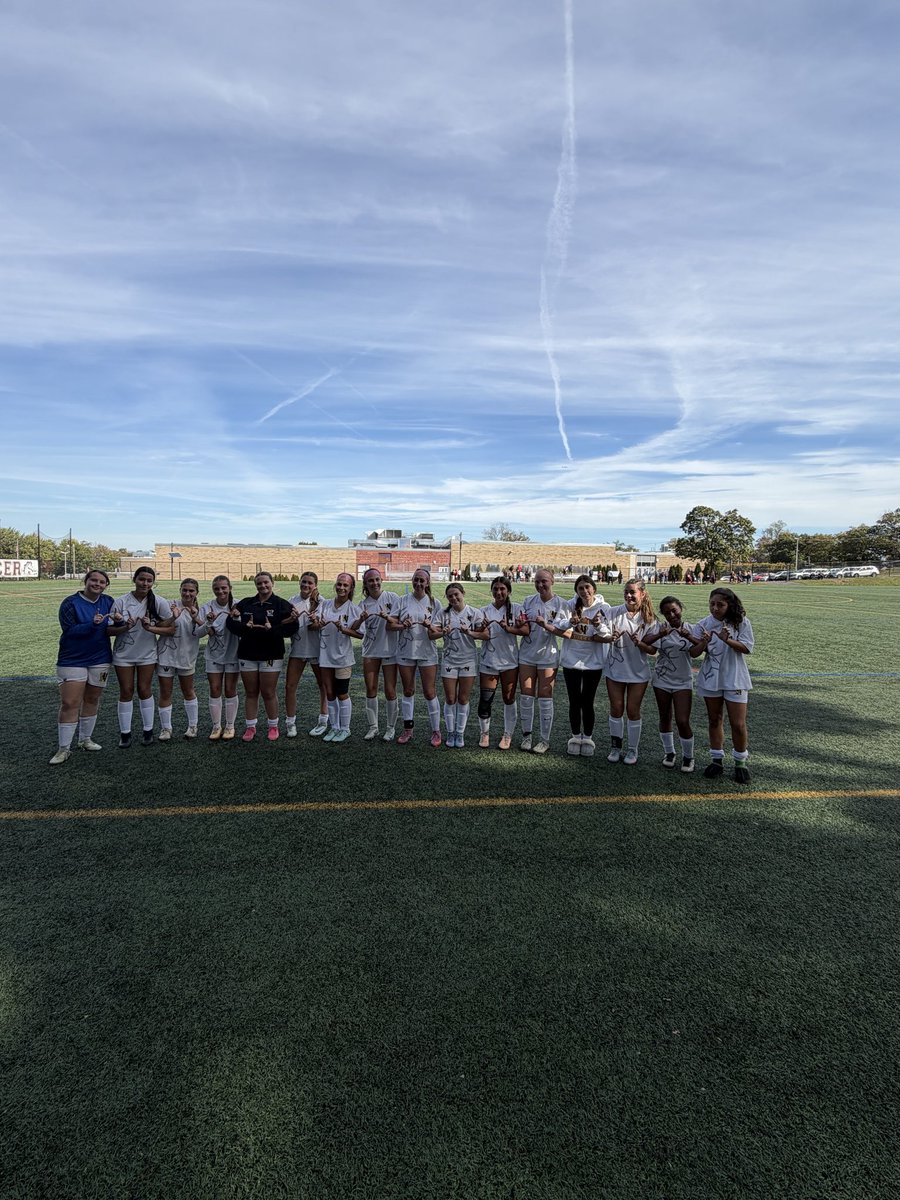 Final Score: West Milford 3 – Clifton 1 ⚽️💪

Sara Wardlaw nets a hat trick 🎩🔥
Assists by Catherine Coyle, Katie Ralicki &amp; Delaney Piecuch 👏
Cameron Choma comes up big with 14 saves in goal! 🧤

Great team win for the Highlanders! 🖤💛 #HighlanderPride