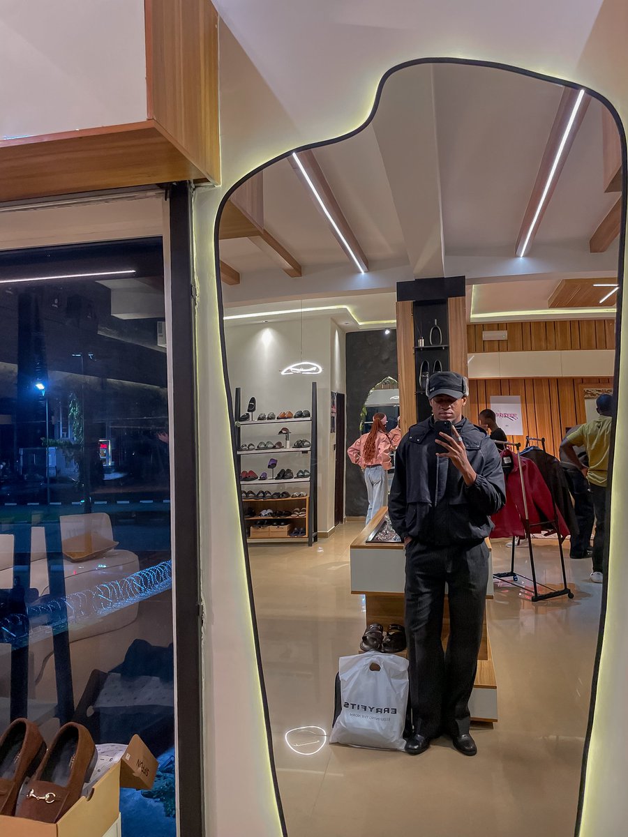 TiTony32504's tweet photo. It wasn't just fashion, it's an energy; keep dreaming loud, dress loud and create without limit.
@erryfits popup was massive, big ups🍾

STAY DELUSIONAL 
#Erryfitpopup #uyocity #photographerlife uyouy#createvision #support #network https://t.co/EDjdqdEG1v